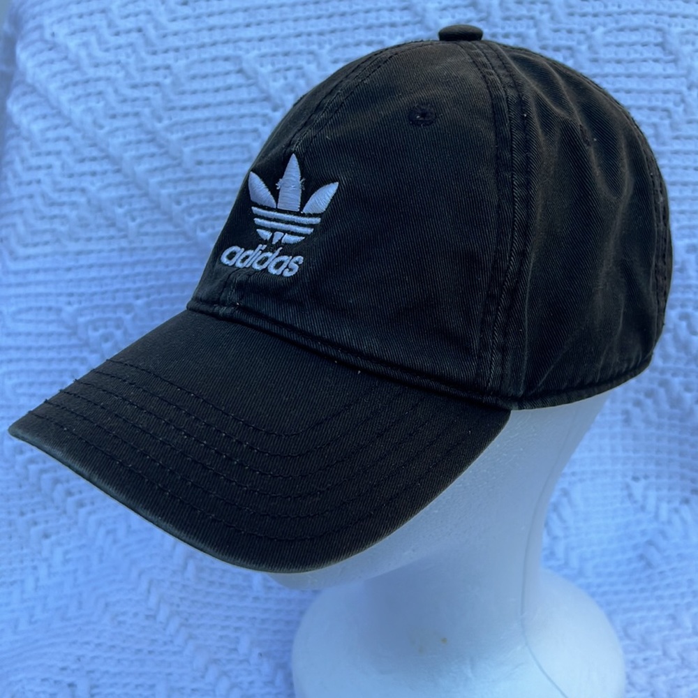 Adidas adjustable cap - Picture 3 of 10
